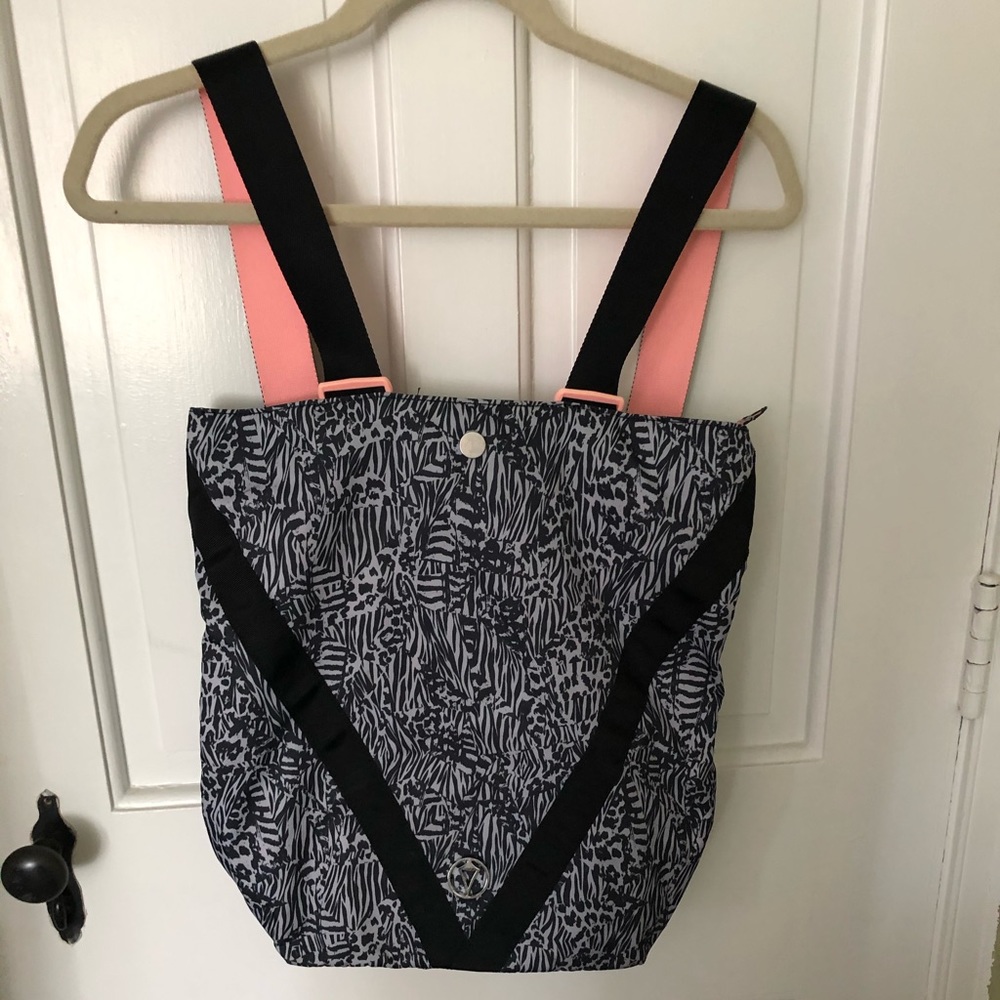 Girls Iviva by Lululemon lightweight backpack